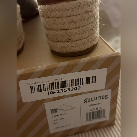 NWB Soludos 🏷️ 📦 Open-Toe Block Heel Mules - Size 8.5 - Picture 3 of 4